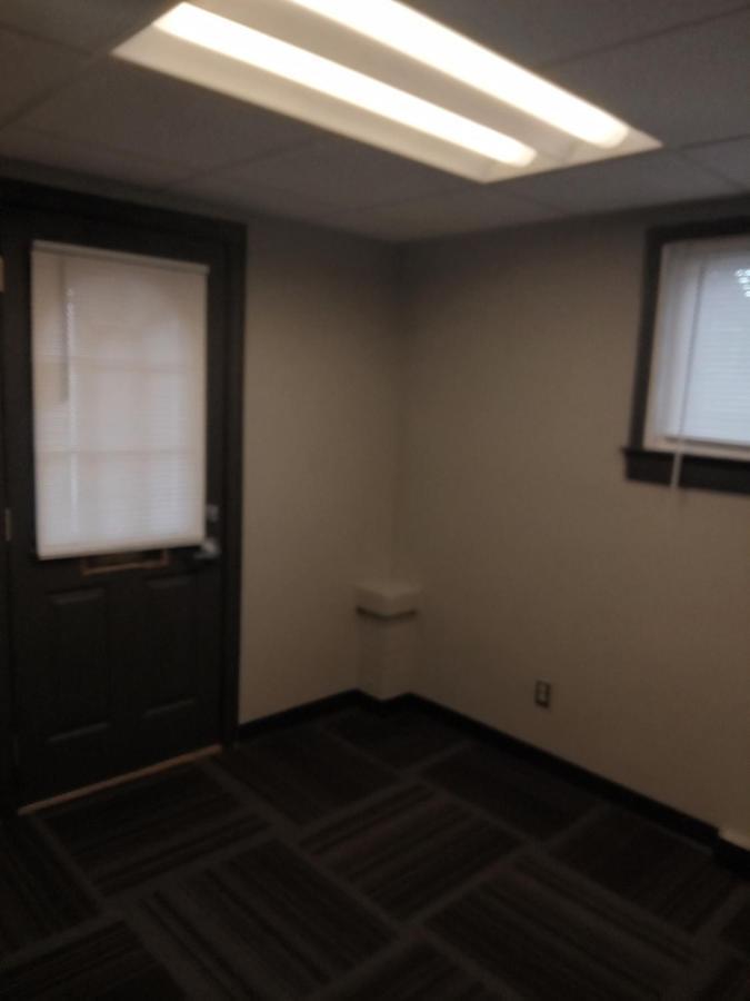 E. Michigan Walk Up Furnished 2 Bedroom Apt 兰辛 外观 照片