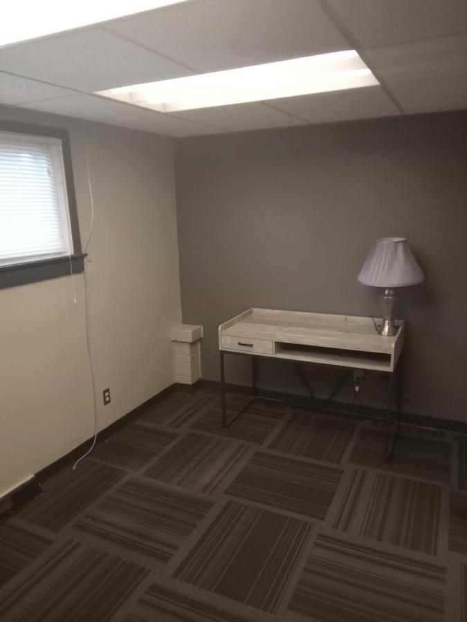 E. Michigan Walk Up Furnished 2 Bedroom Apt 兰辛 外观 照片
