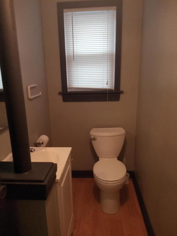 E. Michigan Walk Up Furnished 2 Bedroom Apt 兰辛 外观 照片
