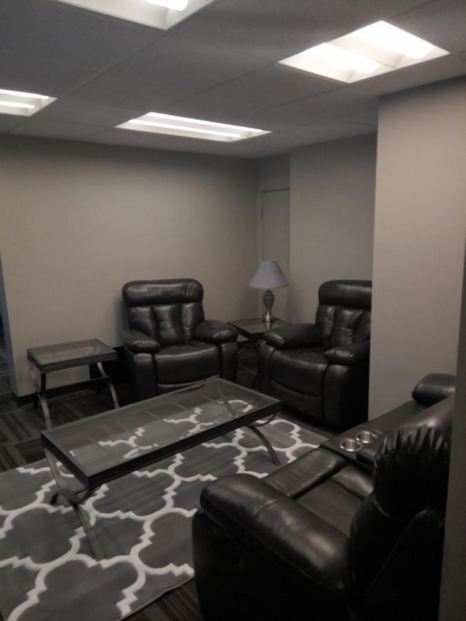 E. Michigan Walk Up Furnished 2 Bedroom Apt 兰辛 外观 照片